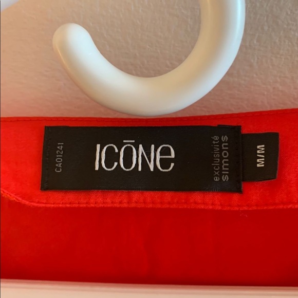 Red blouse - Picture 2 of 3